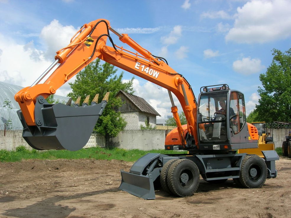 ekskavator-E140W-UMG.jpg ekskavator-E140W-UMG.jpg