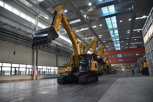 Гусеничный экскаватор LOVOL FR245F